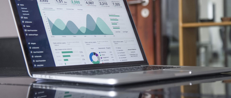 Upclose metrics on a laptop by Carlos Muza via Unsplash